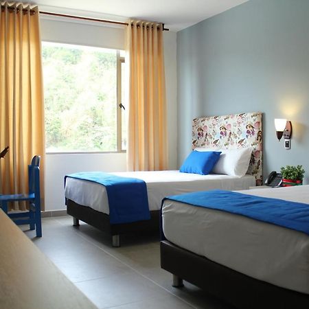 Hotel Ventura Loma Mesa de Ruitoque Bagian luar foto